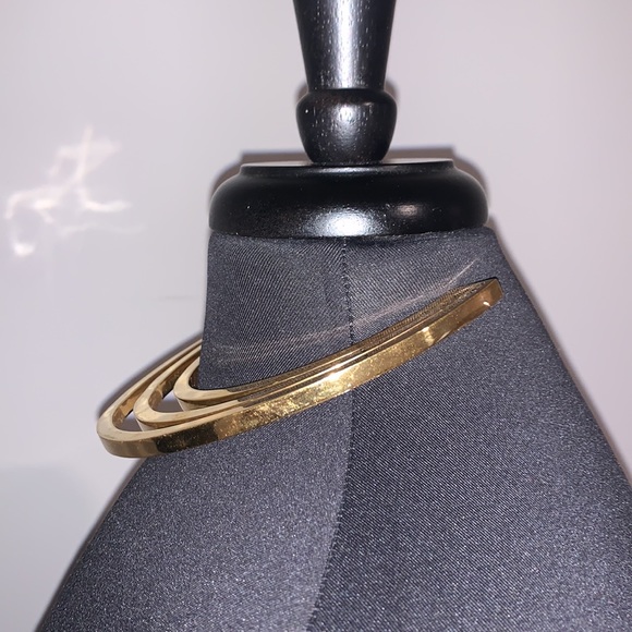 Gold Cutout Collar Necklace - Picture 4 of 8